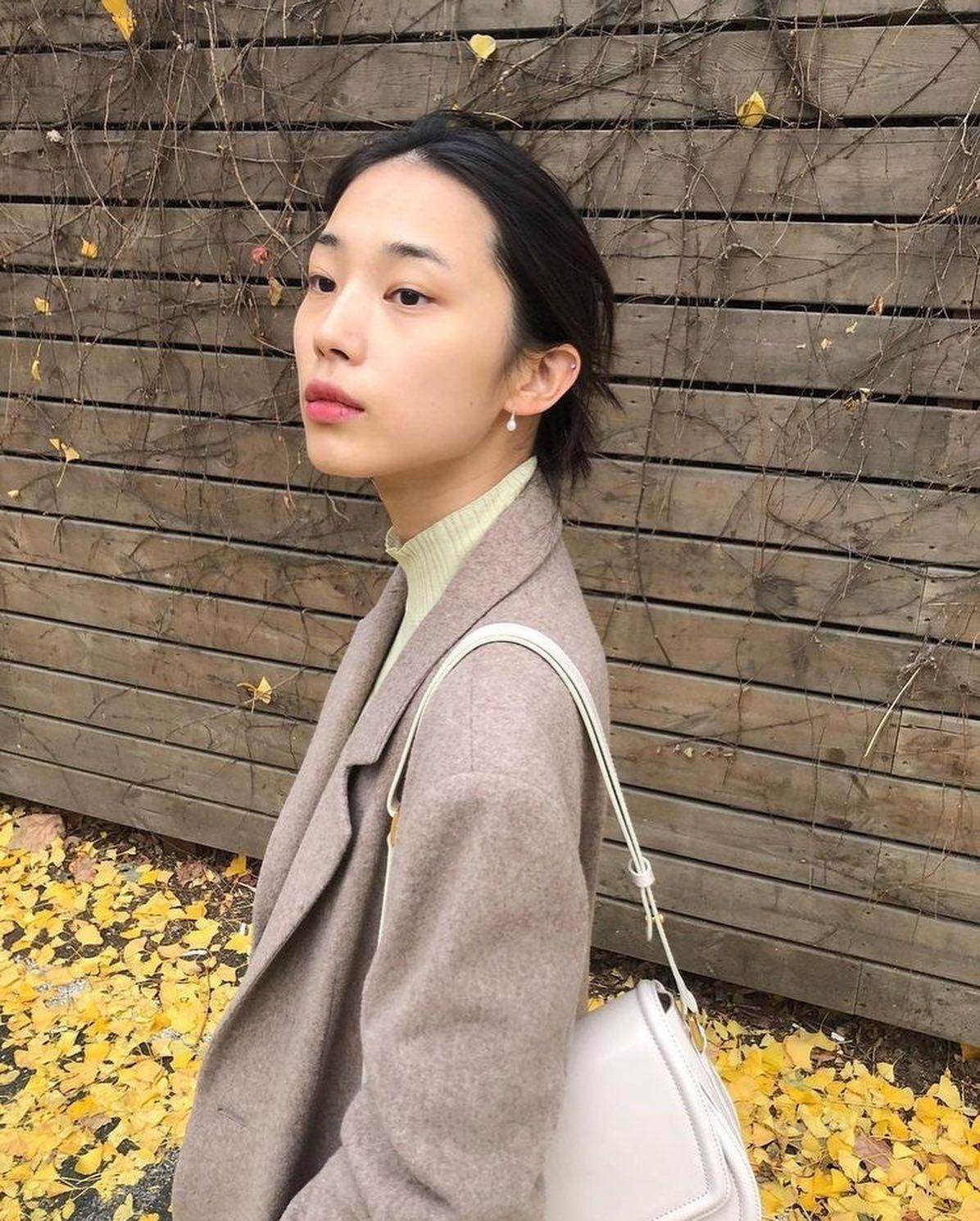 이진하의 무채색 스타일링🤎⁣⁣ 이미지8