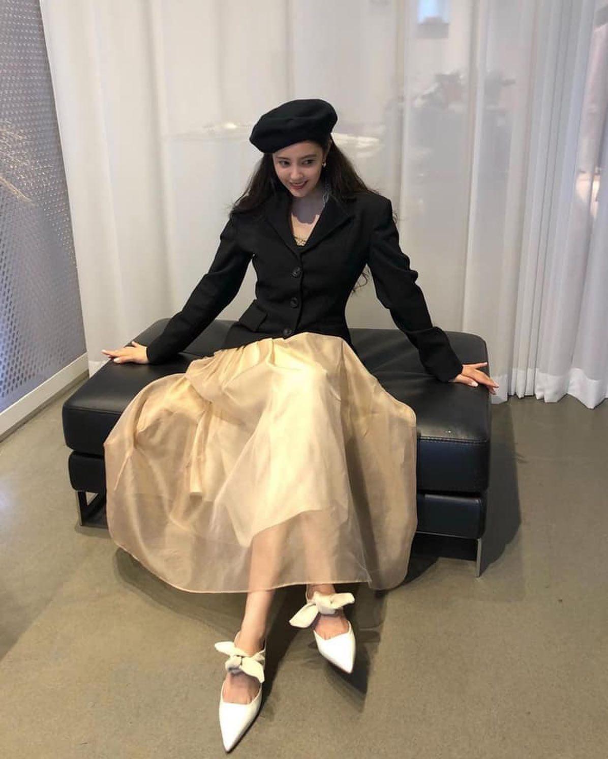 쌀쌀할때 끌리는 롱스커트🌬🖤 이미지