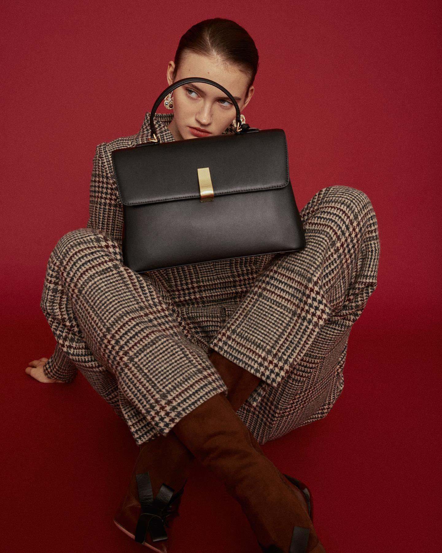 연말 홀리데이❤️🖤빨강에 찰떡
조이그라이슨 블랙 에디션 캠페인📸 #광고 #조이그라이슨 이미지