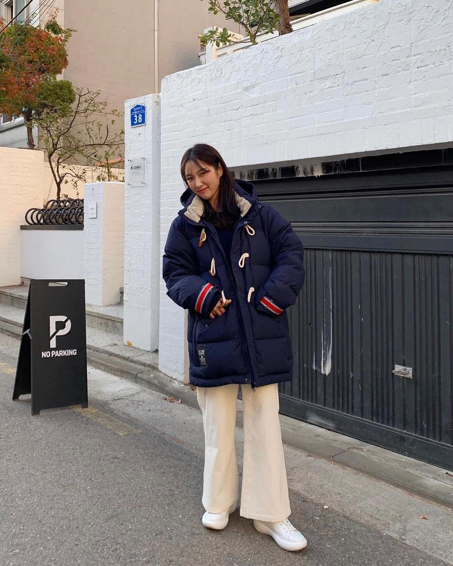 겸댕 장착하자🍡💙떡볶이 패딩 이미지5