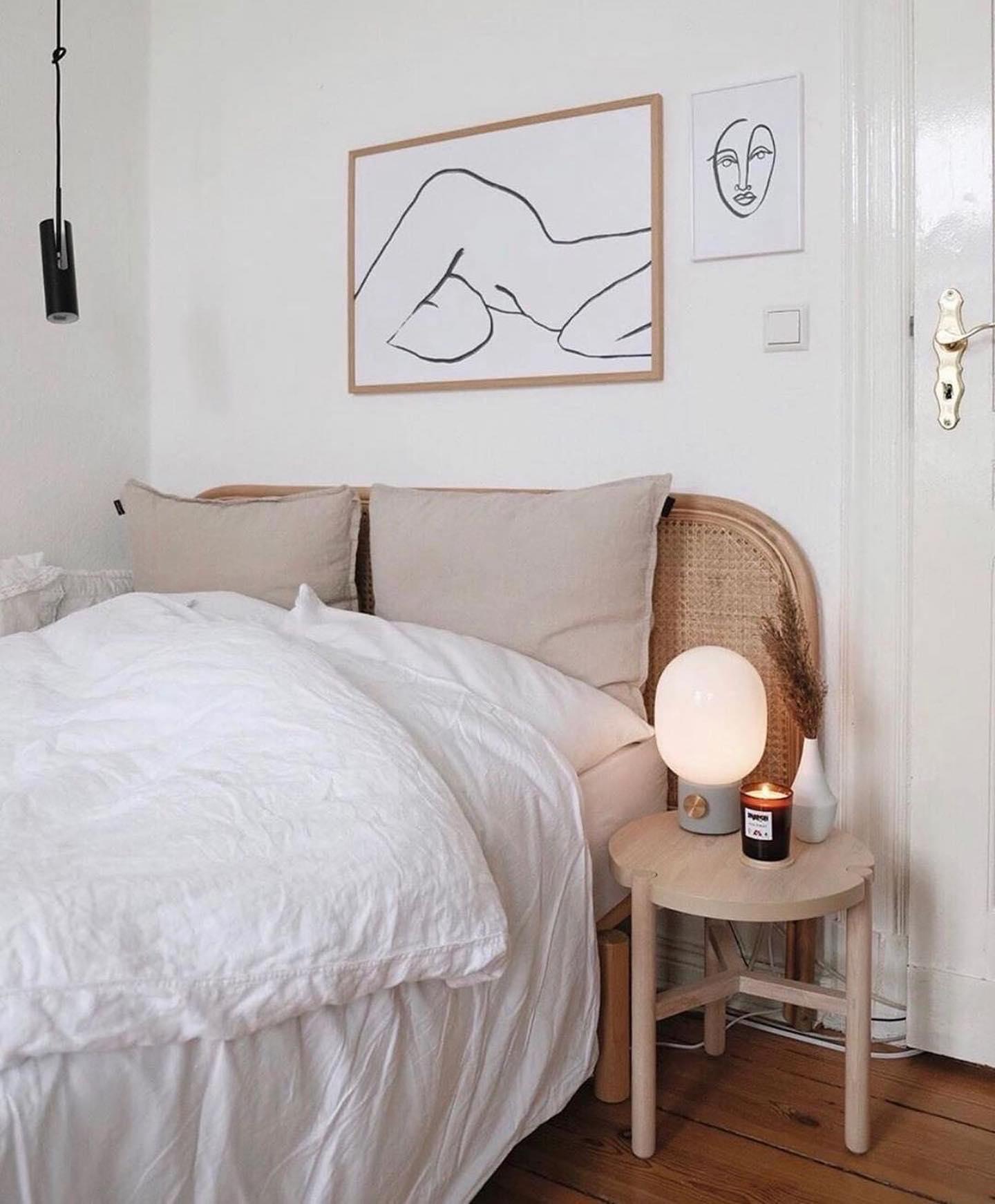 침대 옆 스탠드 테이블 꾸미기🛌 이미지