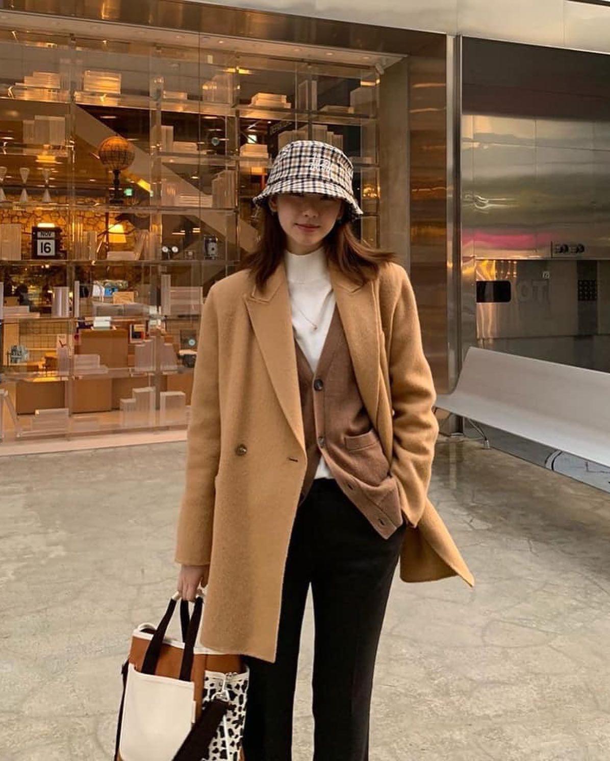 세련된 브라운 톤 코디🤎 이미지