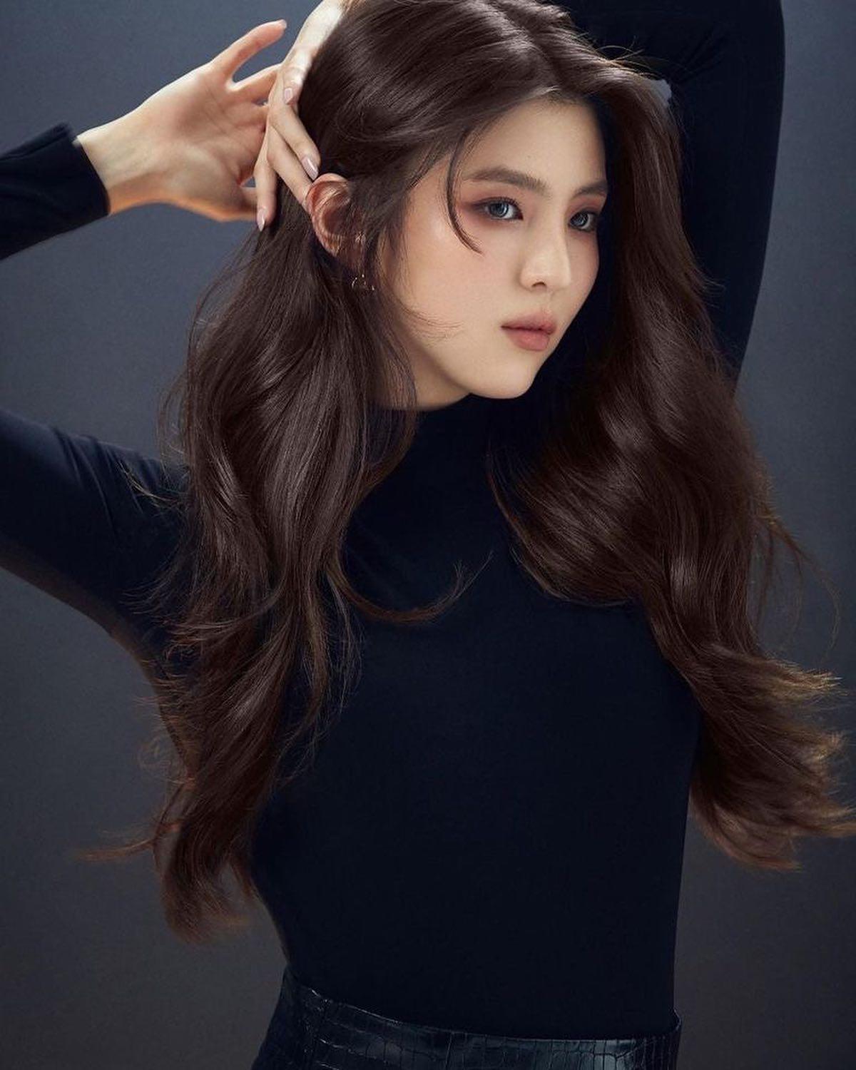 셀럽들의 블랙터틀넥 무드📸🖤 이미지