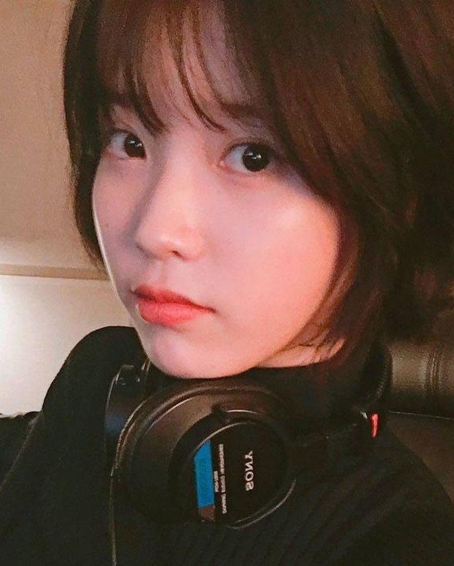 셀럽들의 블랙터틀넥 무드📸🖤 이미지