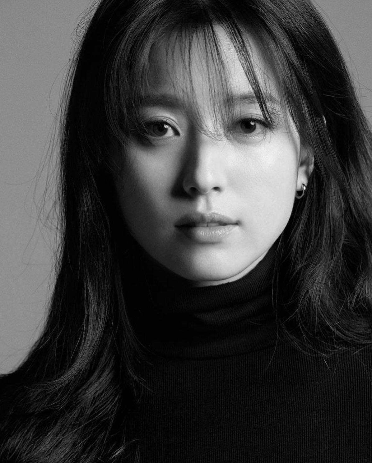 셀럽들의 블랙터틀넥 무드📸🖤 이미지"