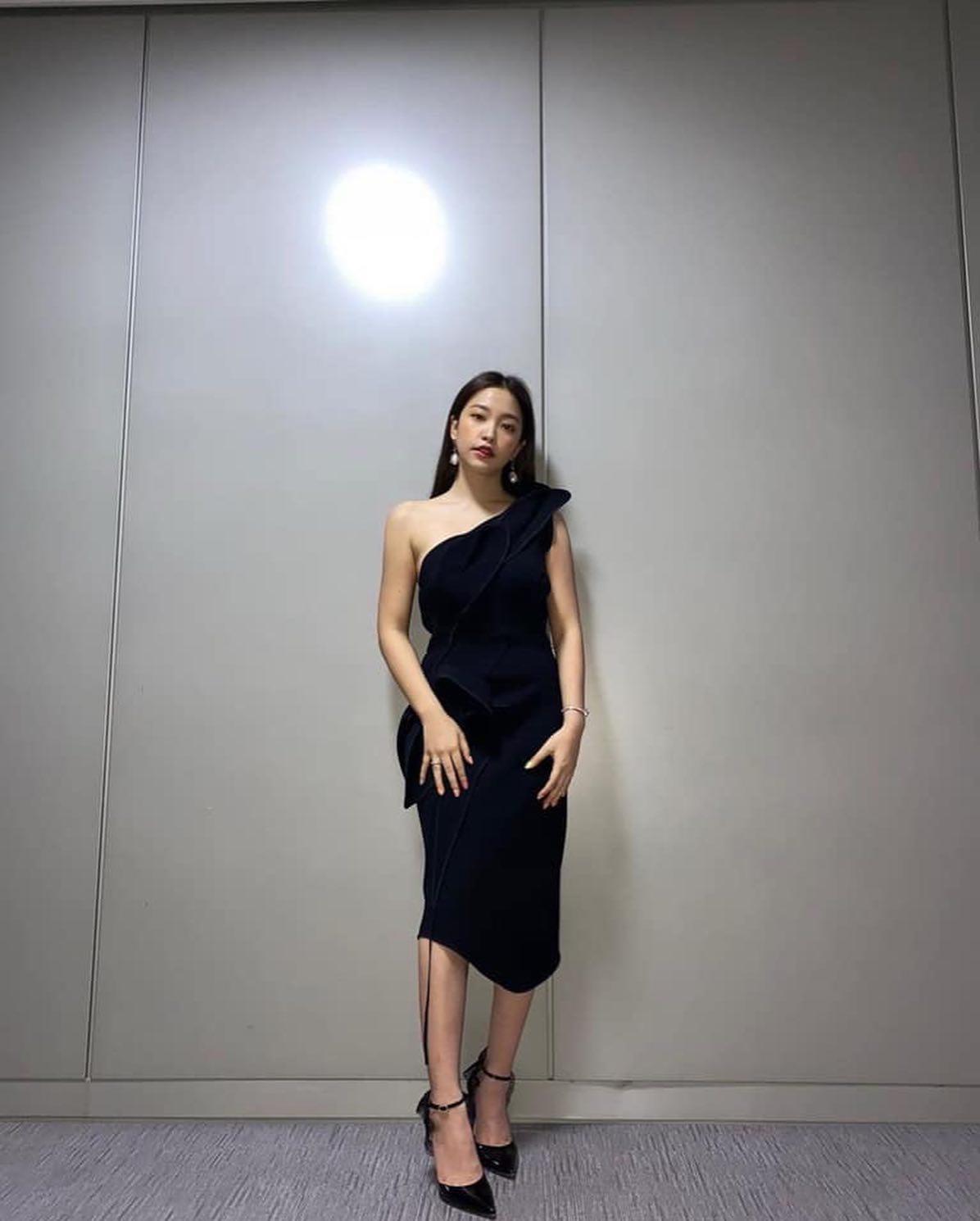 벨벳 입고 부드러운 카리스마💜 이미지7