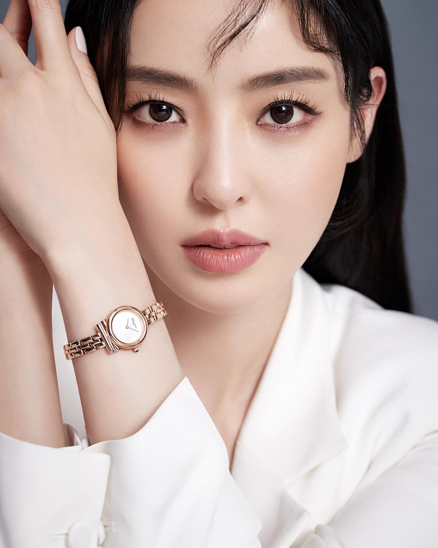 저 세상 미모로🖤역대급 화보
이다희 x 페라가모 타임피스✨🕰 #광고 #페라가모시계 이미지