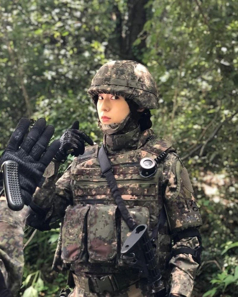 군복도 소화력 만랩 크리스탈🐸 이미지2
