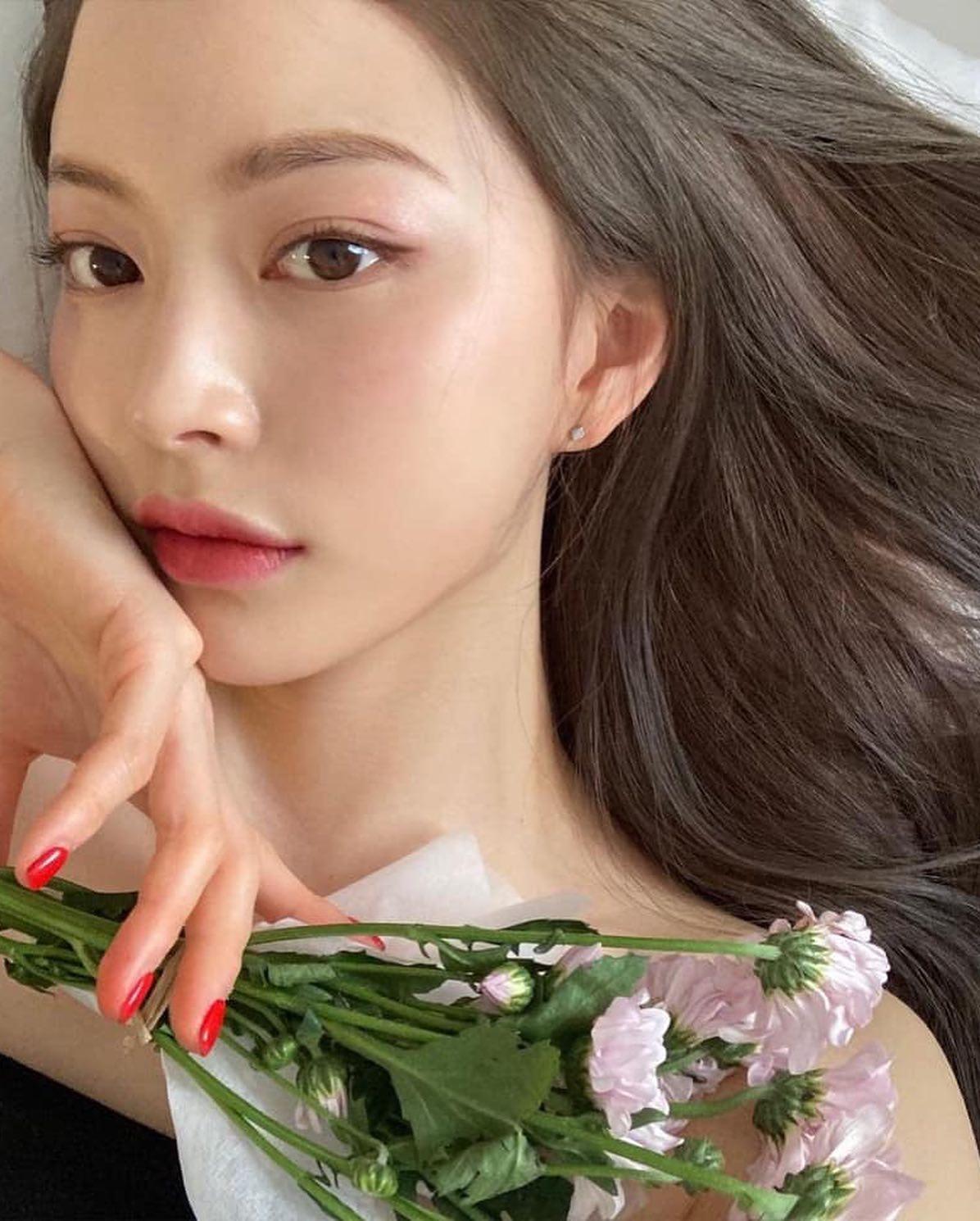 반할 수 밖에 없는 미모💜임보라 이미지