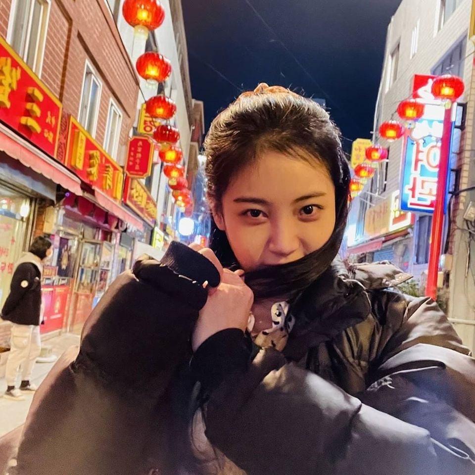 영화도 그림도 잘하는 유라💕 이미지