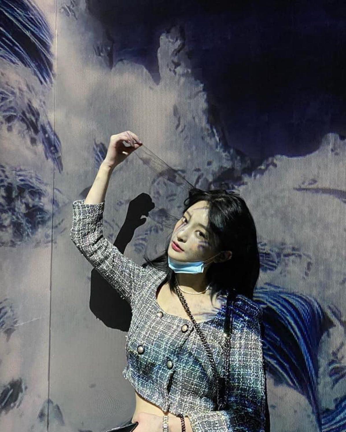 점점 더 트위드 찰떡인 날씨🎓 이미지