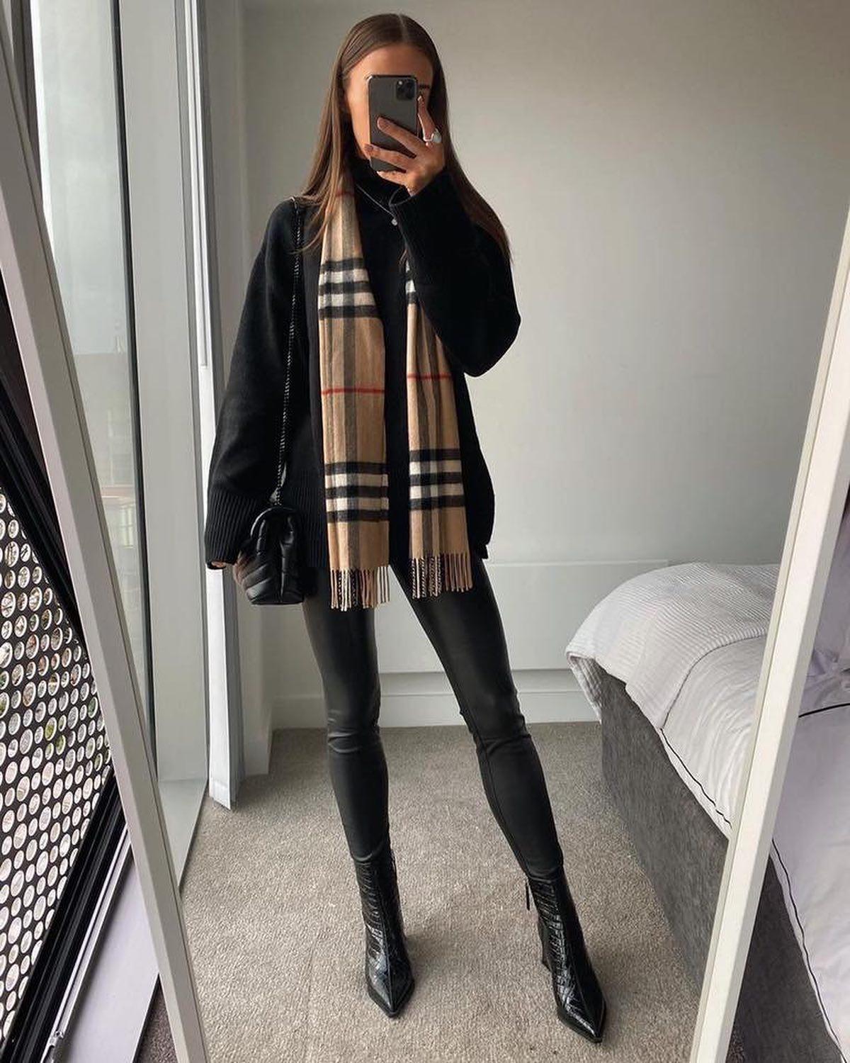 외투 위에 머플러 쓱😄🧣 이미지