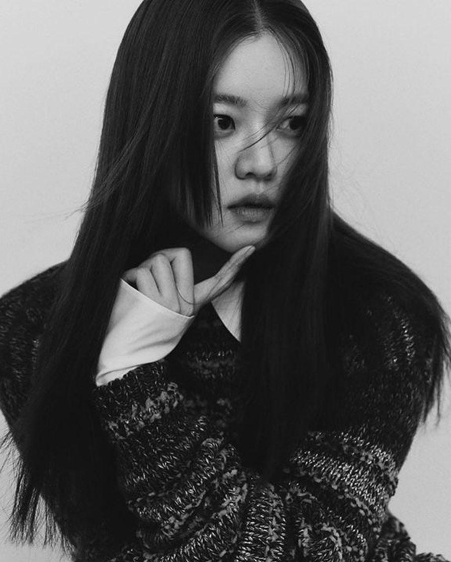 갈수록 이뻐지는 고아성 근황🙊 이미지