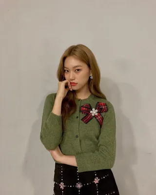 나 언니땜에 탈색뽐뿌와,,🥺 이미지
