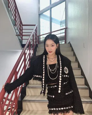 입덕을 부르는 이나은 데일리🖤 이미지