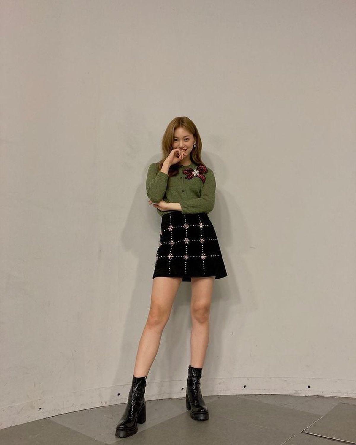 가을 데일리도 치명적 김도연💚 이미지