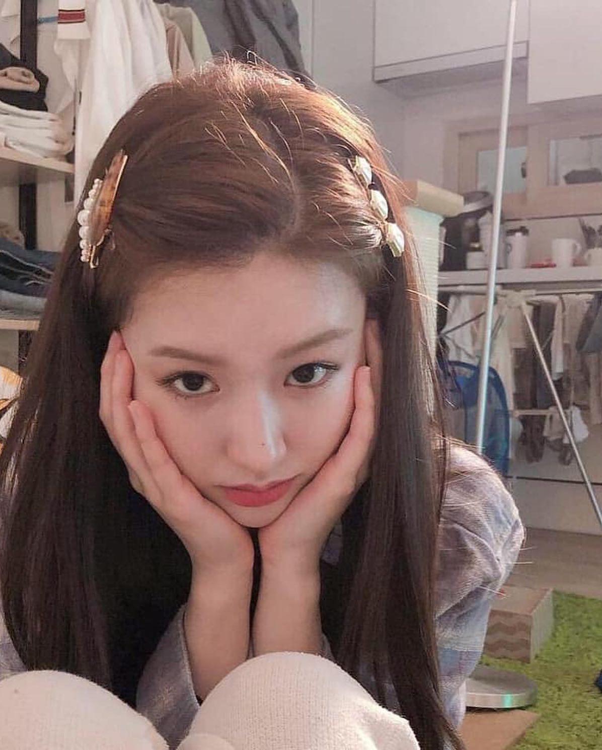 가볍게 삔하나 달아주기😉💘 이미지"
