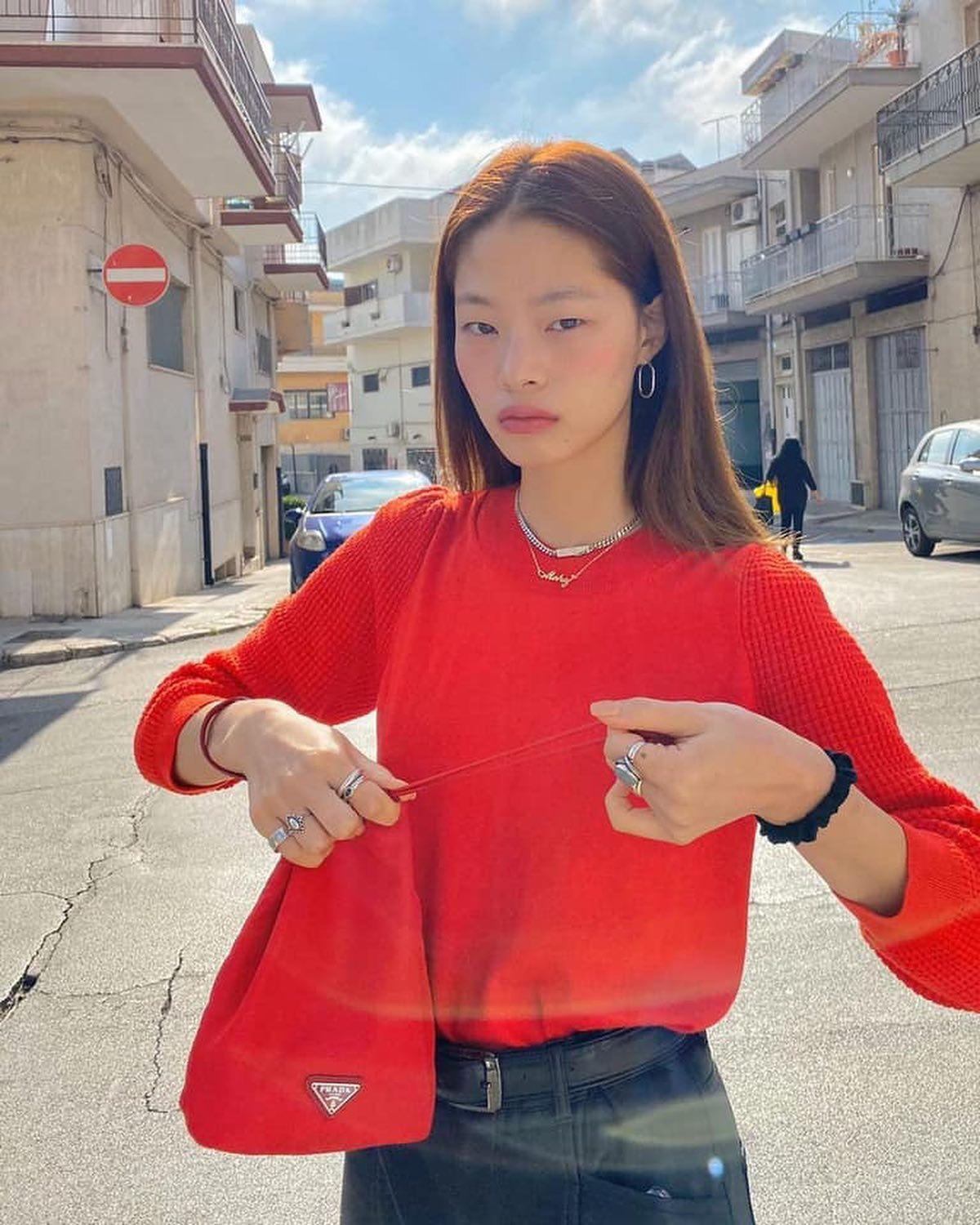 레드로 어디서나 시선강탈🍎 이미지