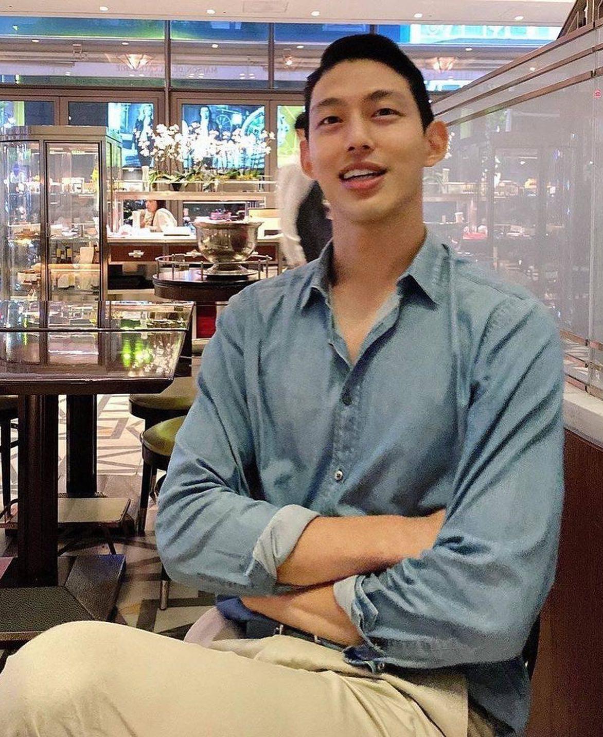 훈남삼촌 정석 최정원💙 이미지