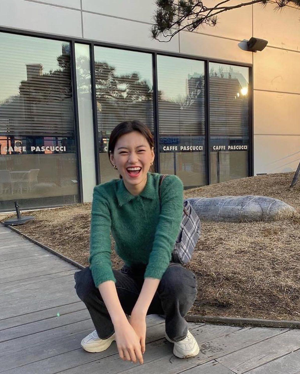 얇은 니트가 딱 좋은 지금☀️💜 이미지4