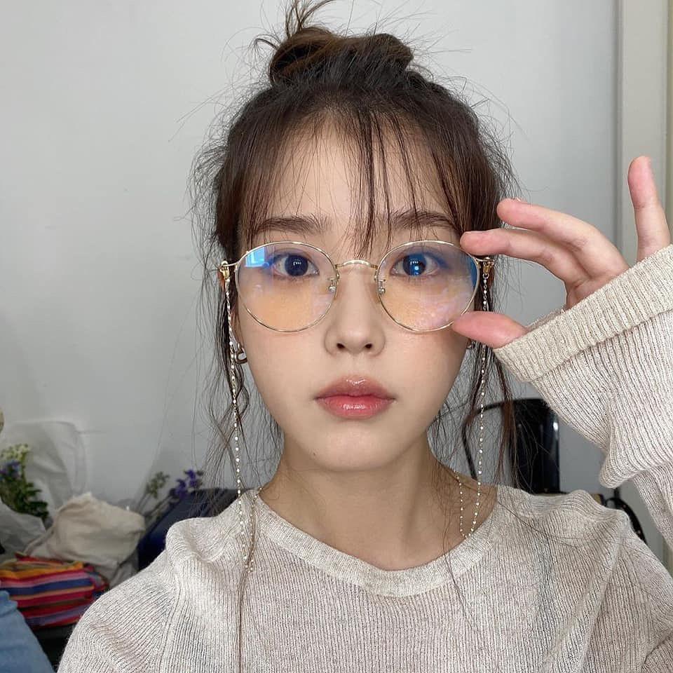 안경으로 따뜻한 분위기☕️🐼 이미지