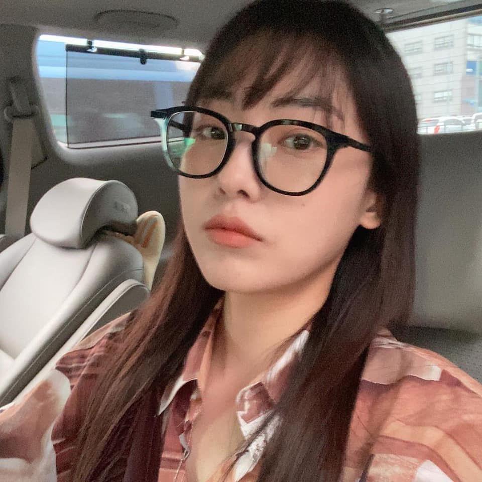 안경으로 따뜻한 분위기☕️🐼 이미지