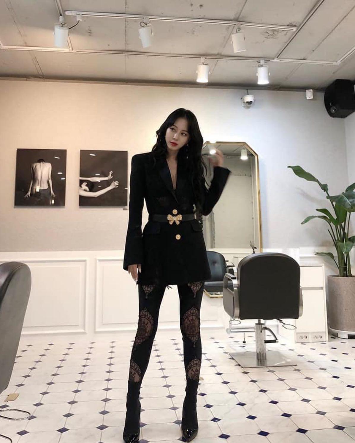 왕벨트로 허리 쏙🐜🖤 이미지