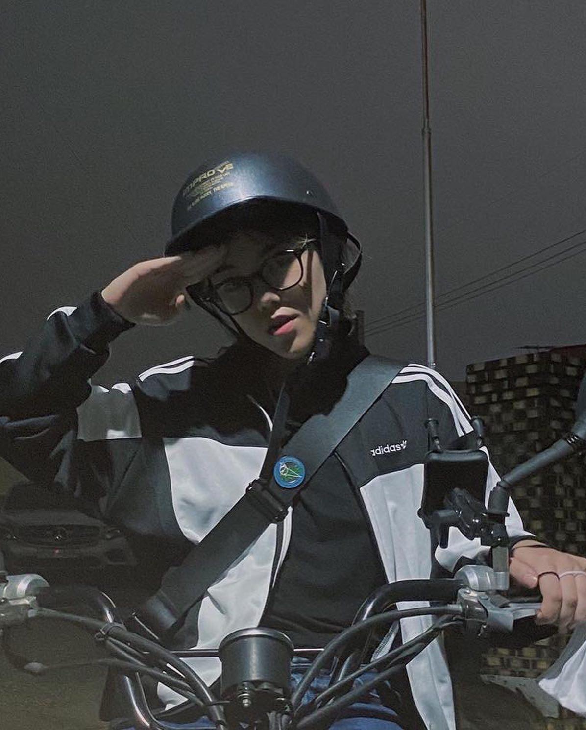 가볍게 트랙자켓 걸치기🏁 이미지