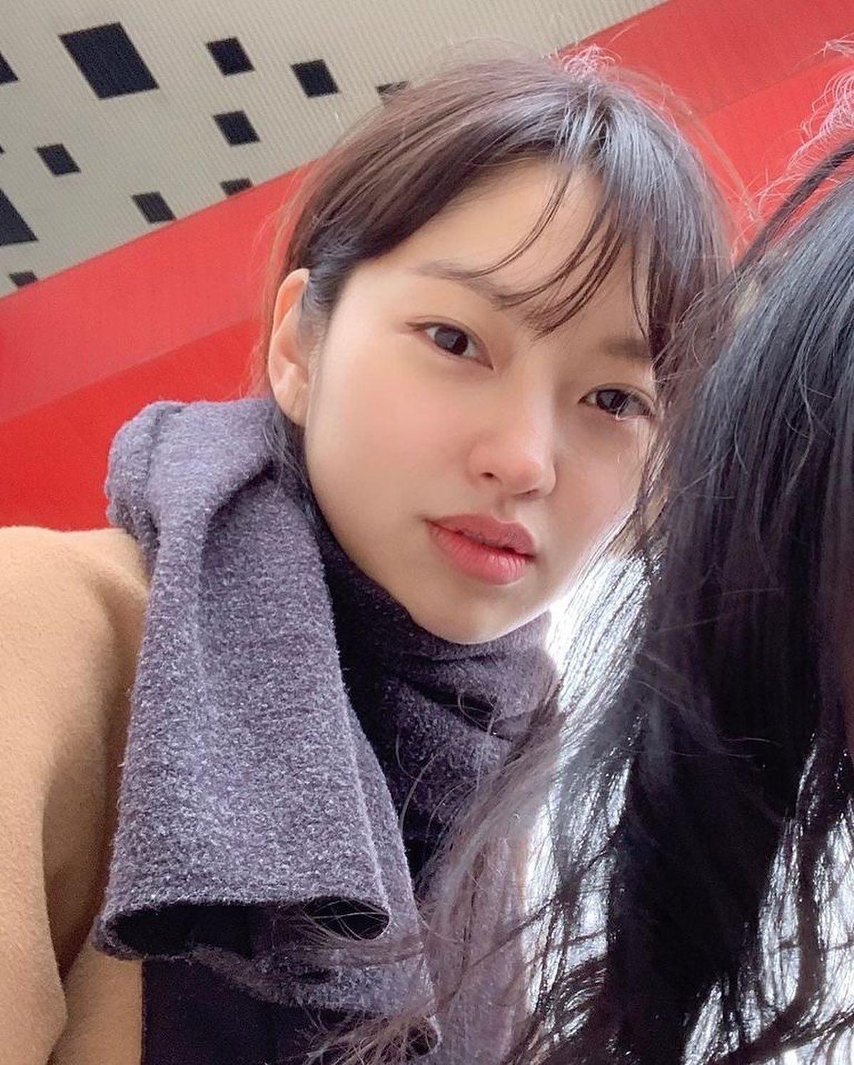 심플해도 빛나는 최유화 코디🤍 이미지7