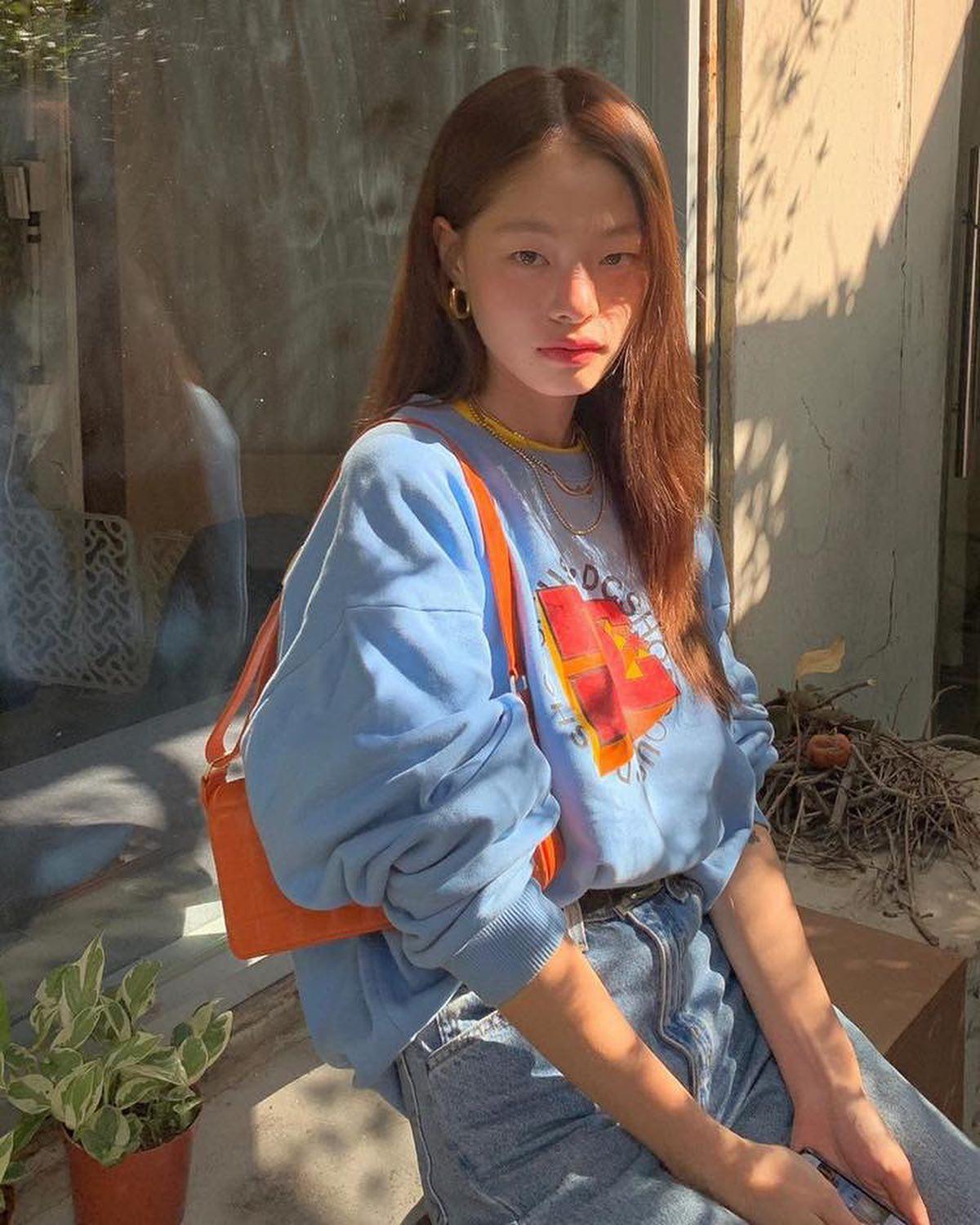 맨투맨 깔별로 즐기자💙💚 이미지