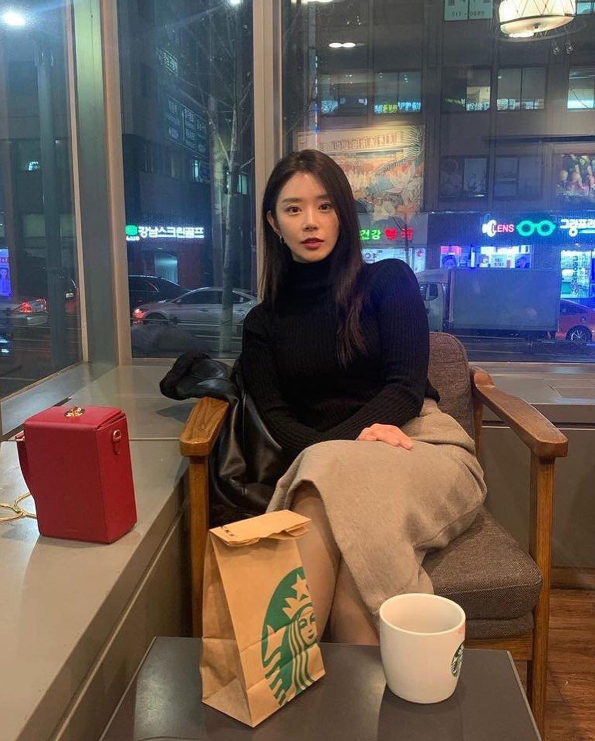 니트에 롱치마로 가을느낌🍂 이미지