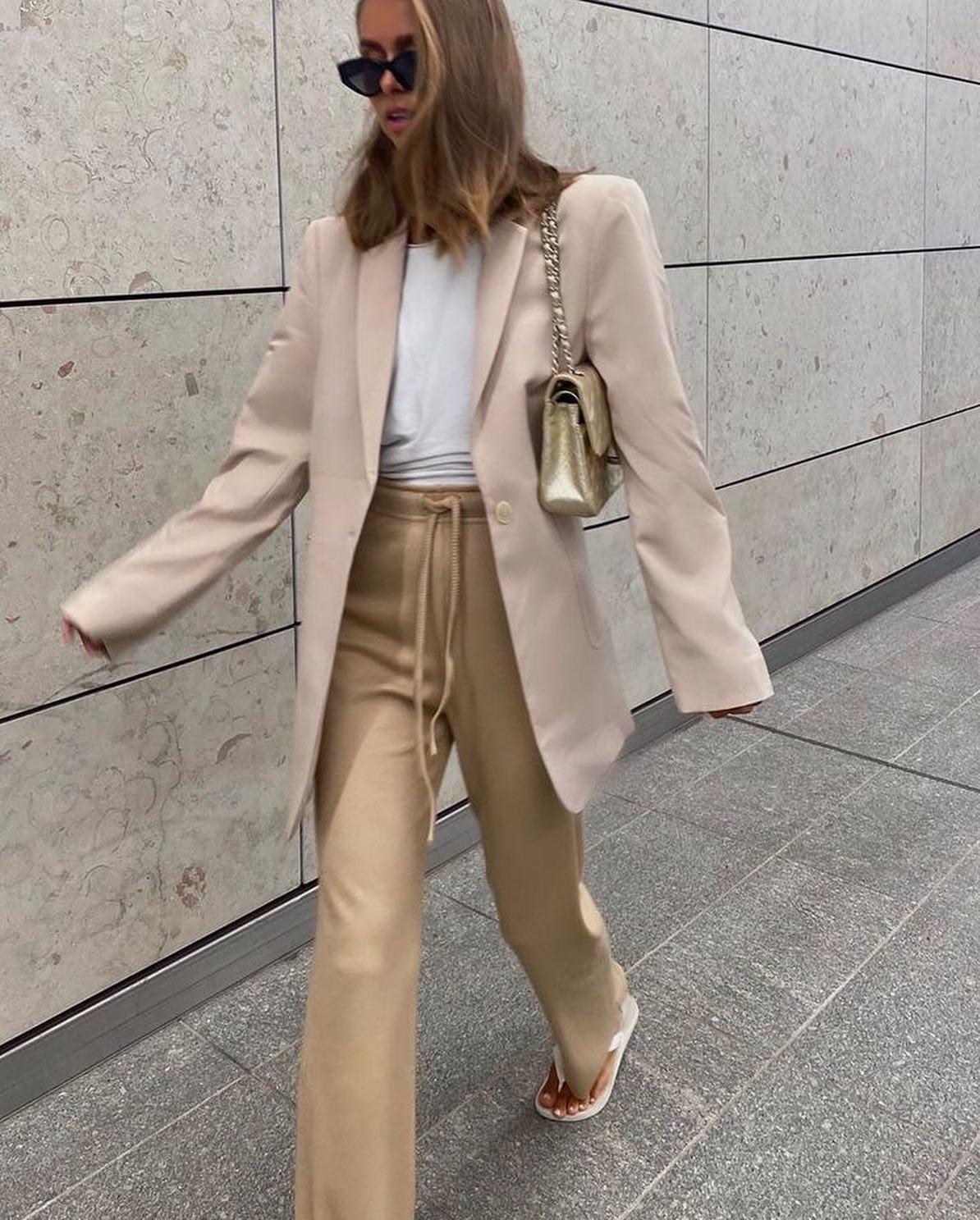자켓 잘 입는 멋쁨언니😎💛 이미지