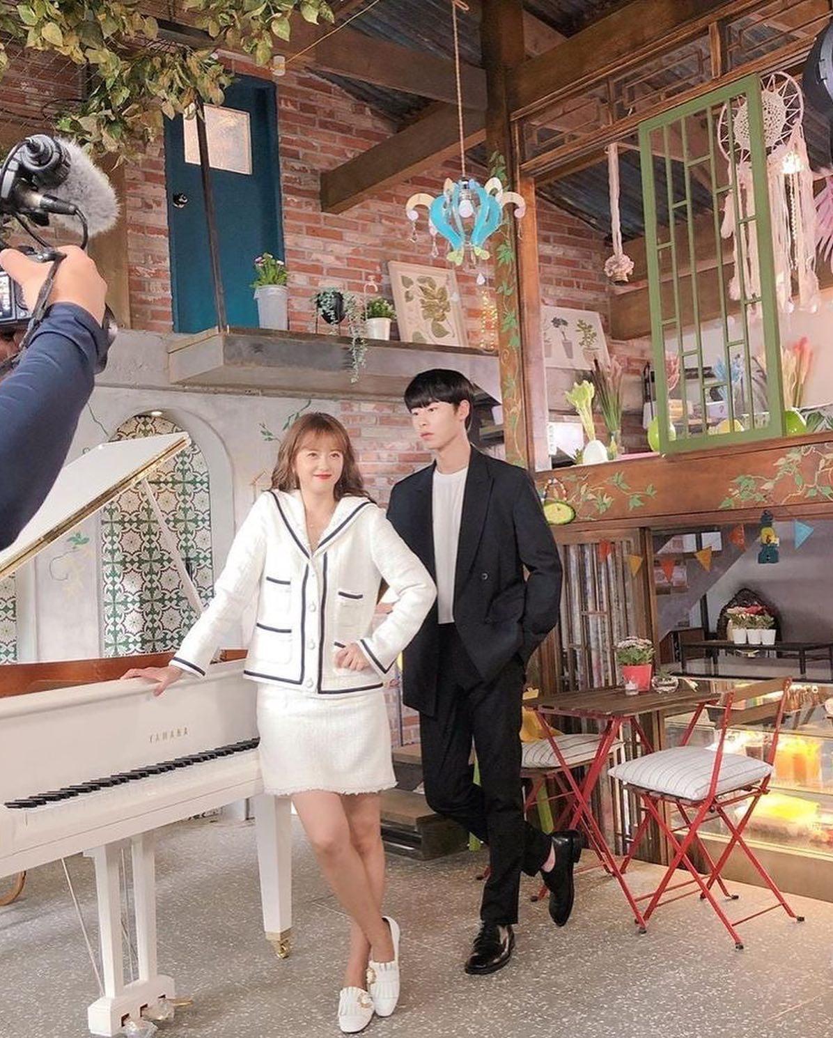 30대 같지않은 고아라 분위기💕 이미지5