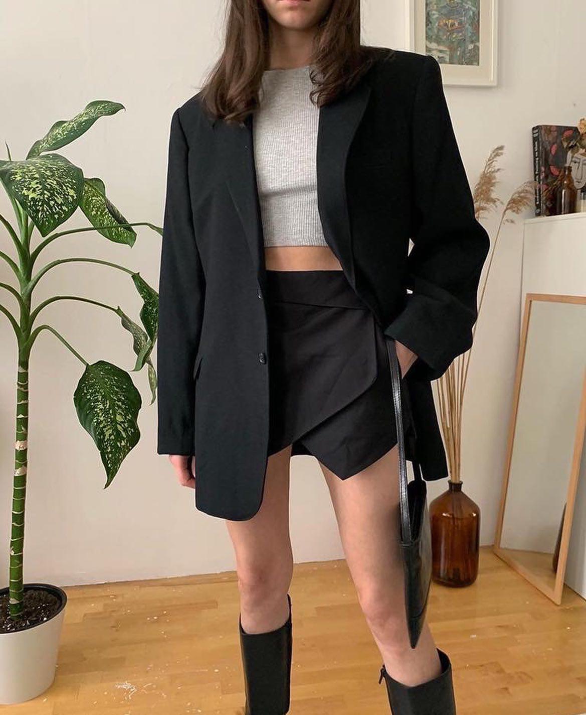 검정 자켓에 검정 치마🖤❤️🥺 이미지2