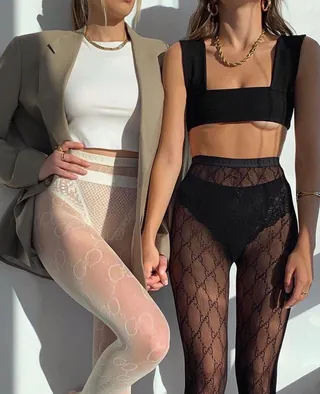 가을은 메쉬 스타킹 하나정돈🤍 이미지