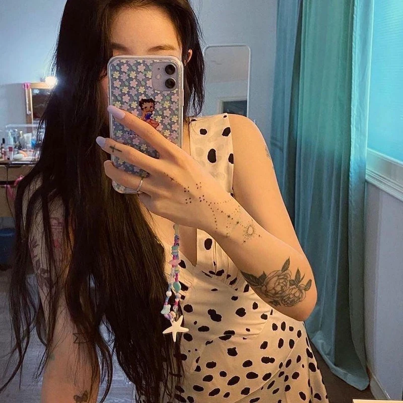 타투가 늘어도 청순한 백예린🖤 이미지1
