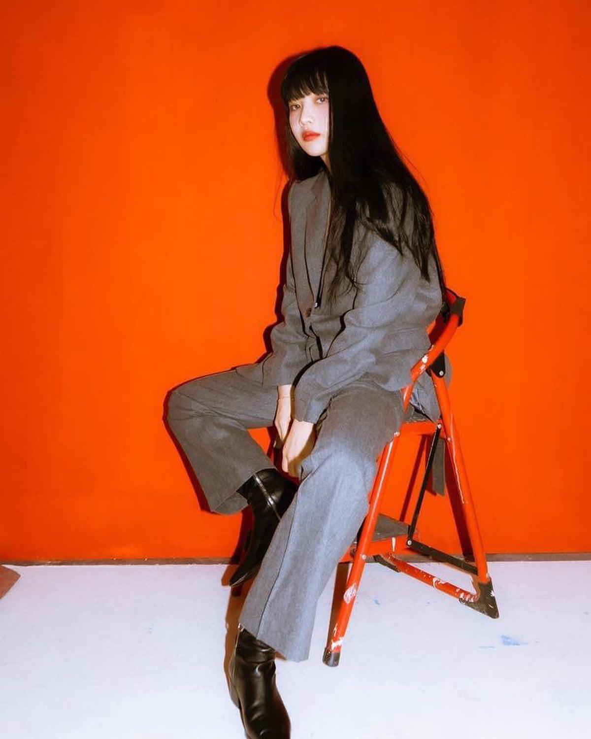 흑발 뱅➕긴생머리 존버🧐 이미지