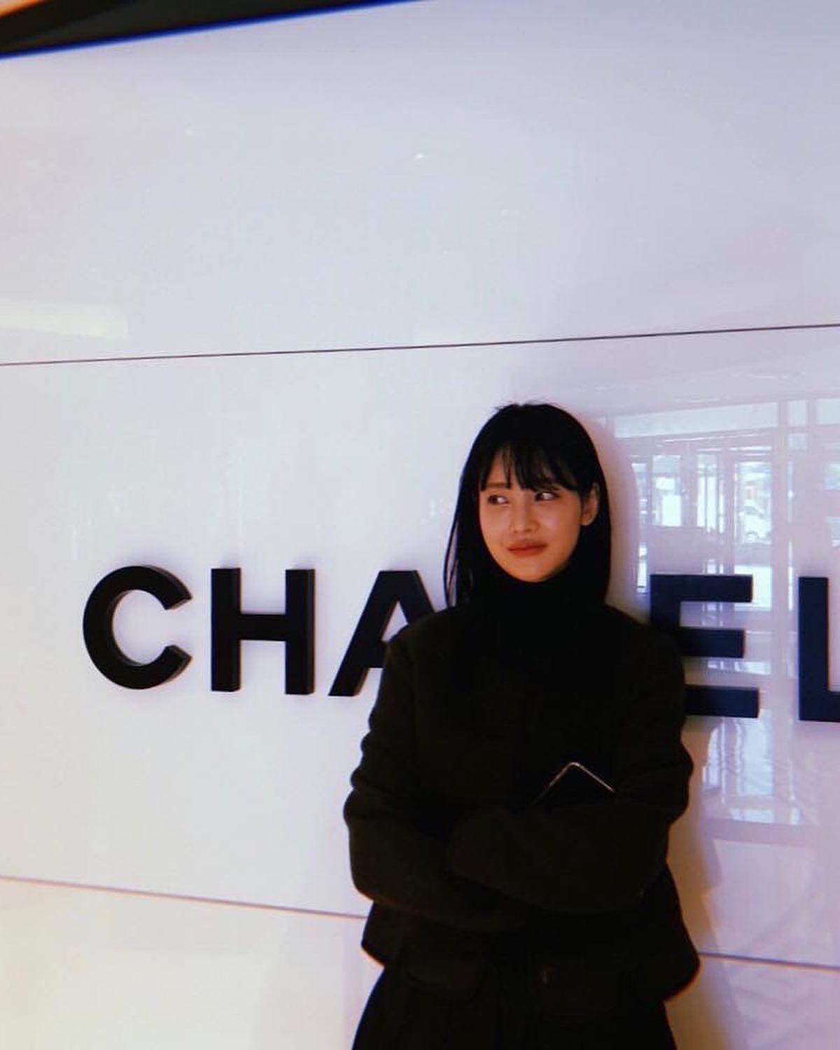 흑발 뱅➕긴생머리 존버🧐 이미지