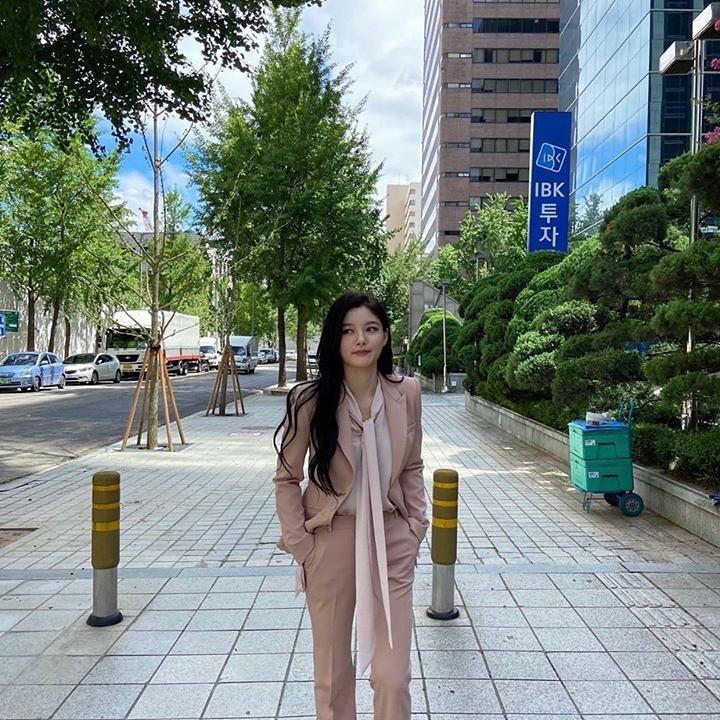 옷도 잘입는 김유정 과즙미❤️ 이미지5