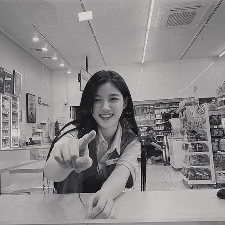 옷도 잘입는 김유정 과즙미❤️ 이미지8