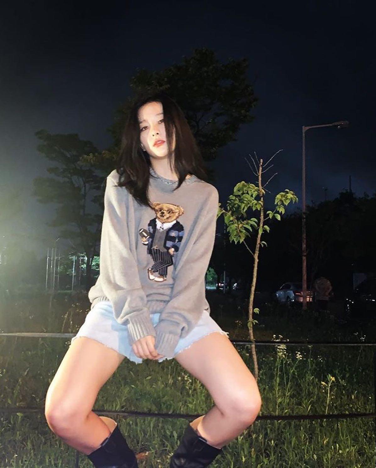 슬기의 물오른 스타일과 미모🖤 이미지