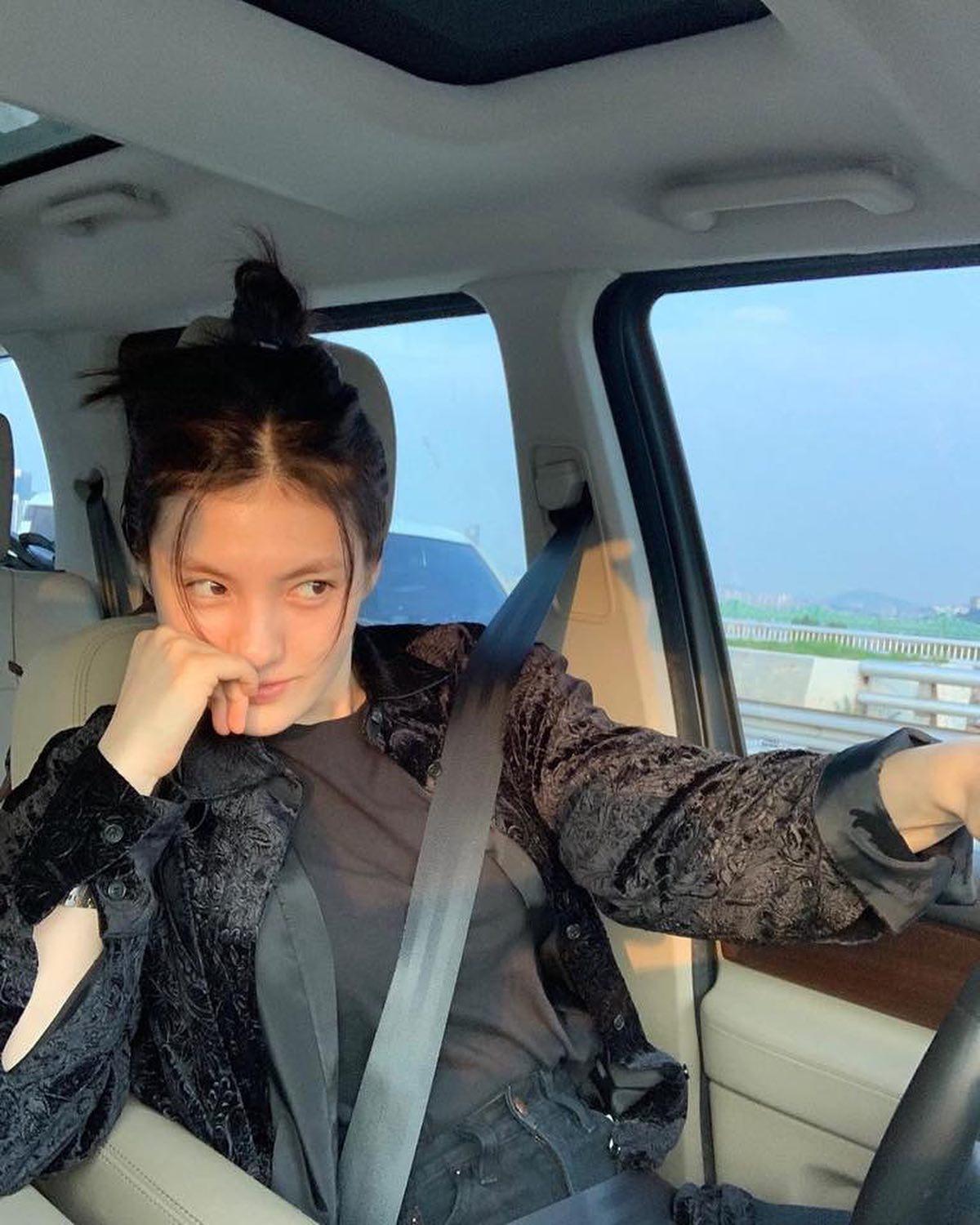 걸크러쉬 매력에 퐁당👸🏻김용지 이미지