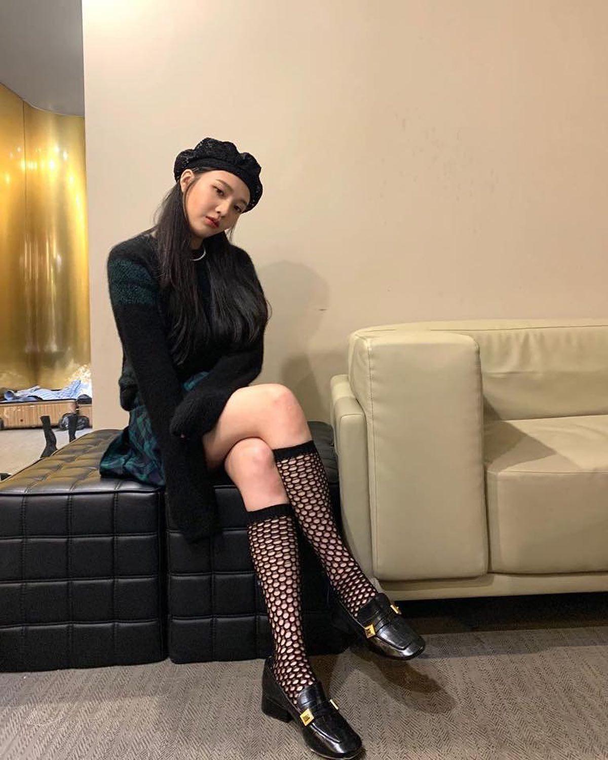 니삭스로 패피갬성 더하기🧁🖤 이미지