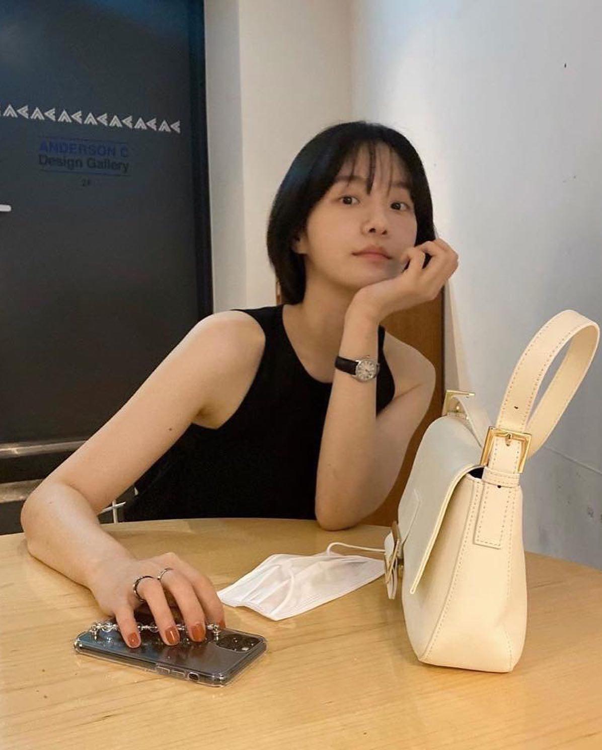입을수록 빠져드는 무채색🖤🤍 이미지