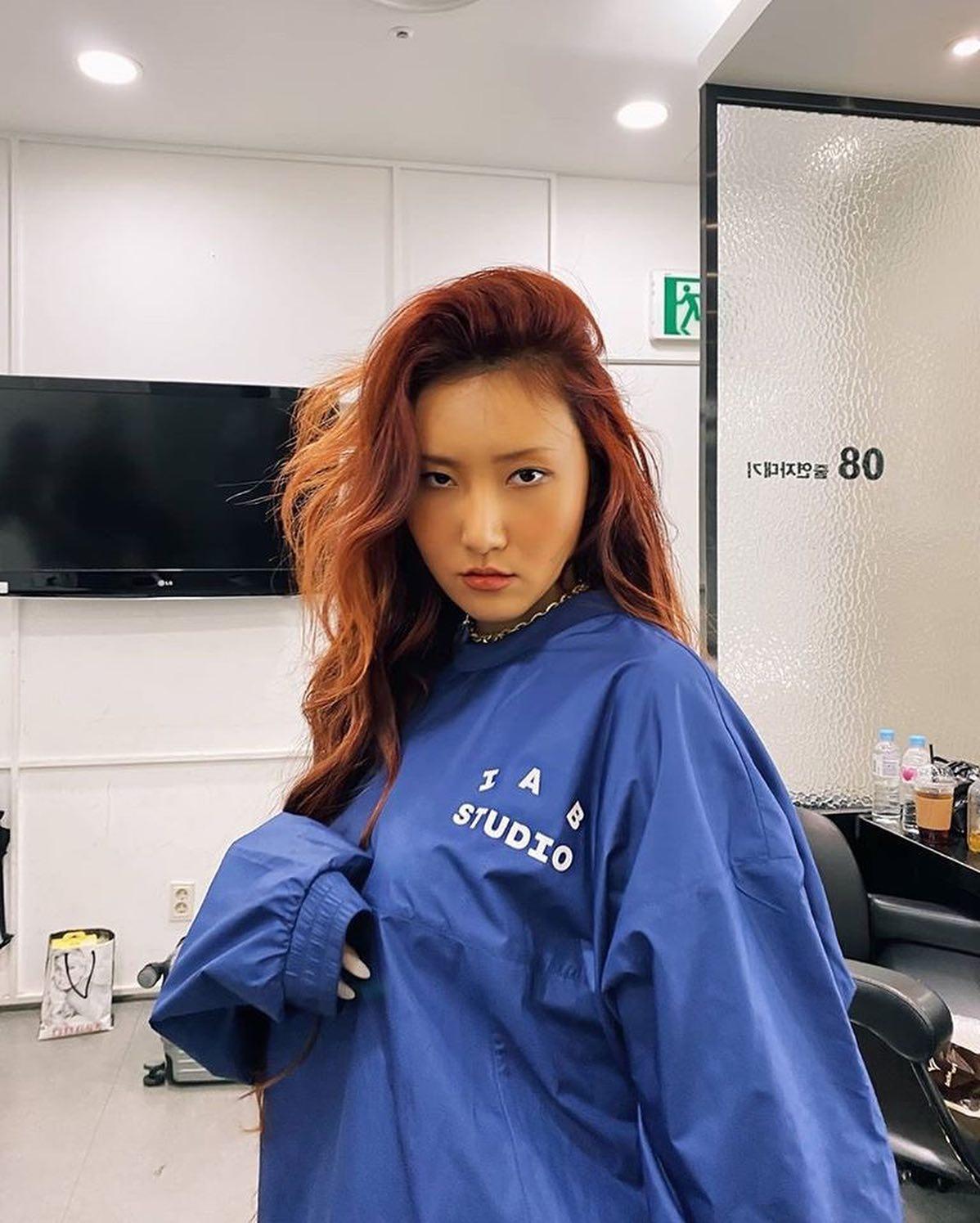 화사 데일리룩 엿보기👀💙 이미지