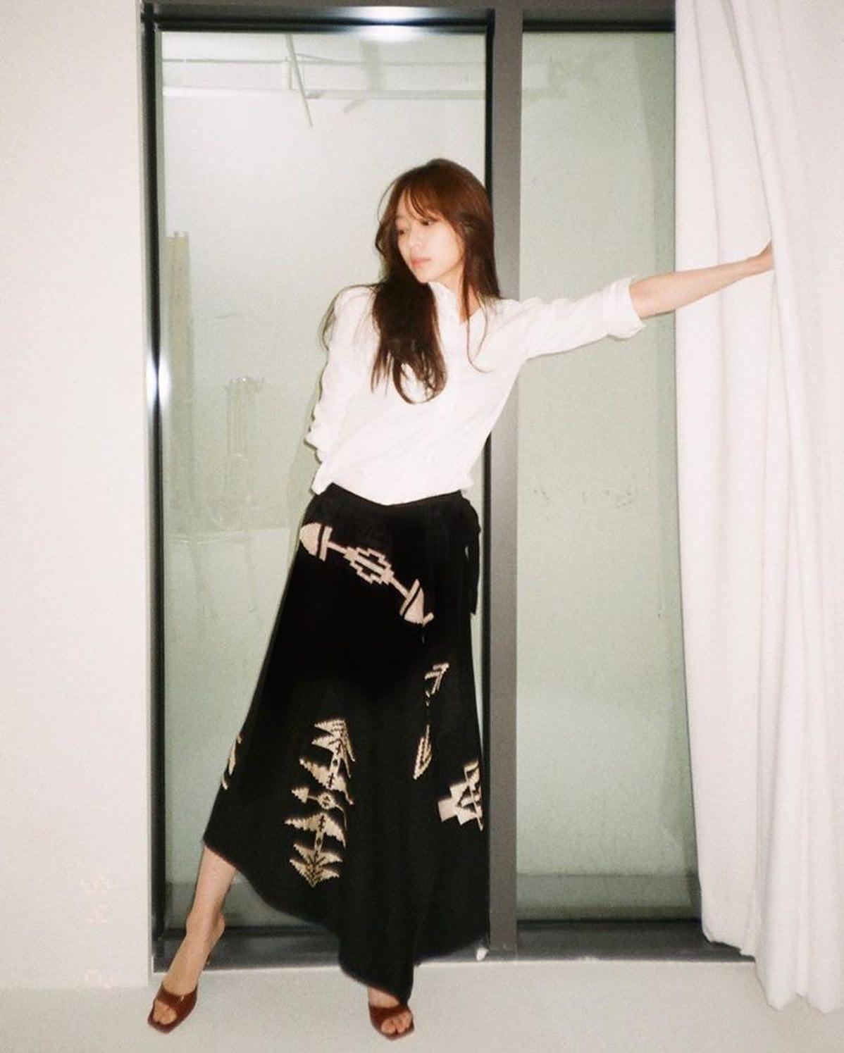 하니의 미니멀한 패션코드✨ 이미지6