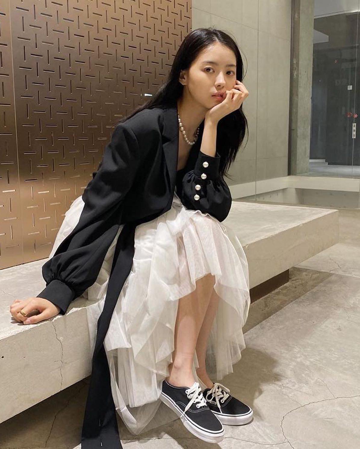 시크 매력이 줄줄 임나영😎🖤 이미지2