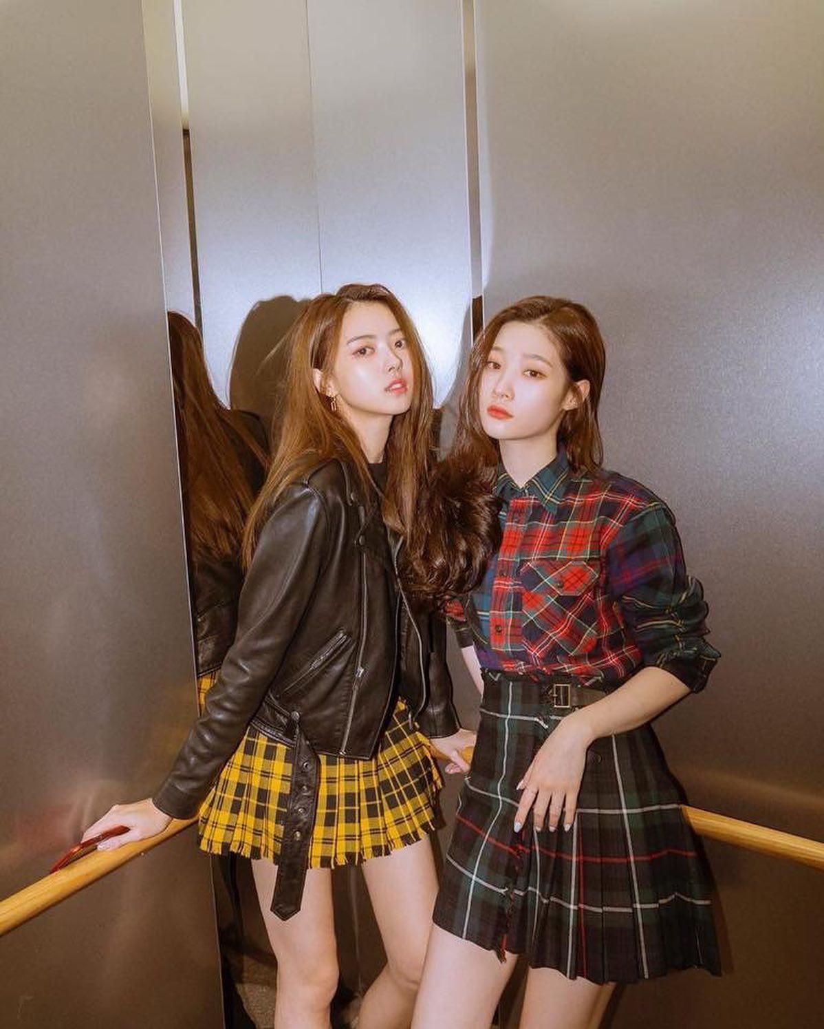 시크 매력이 줄줄 임나영😎🖤 이미지4