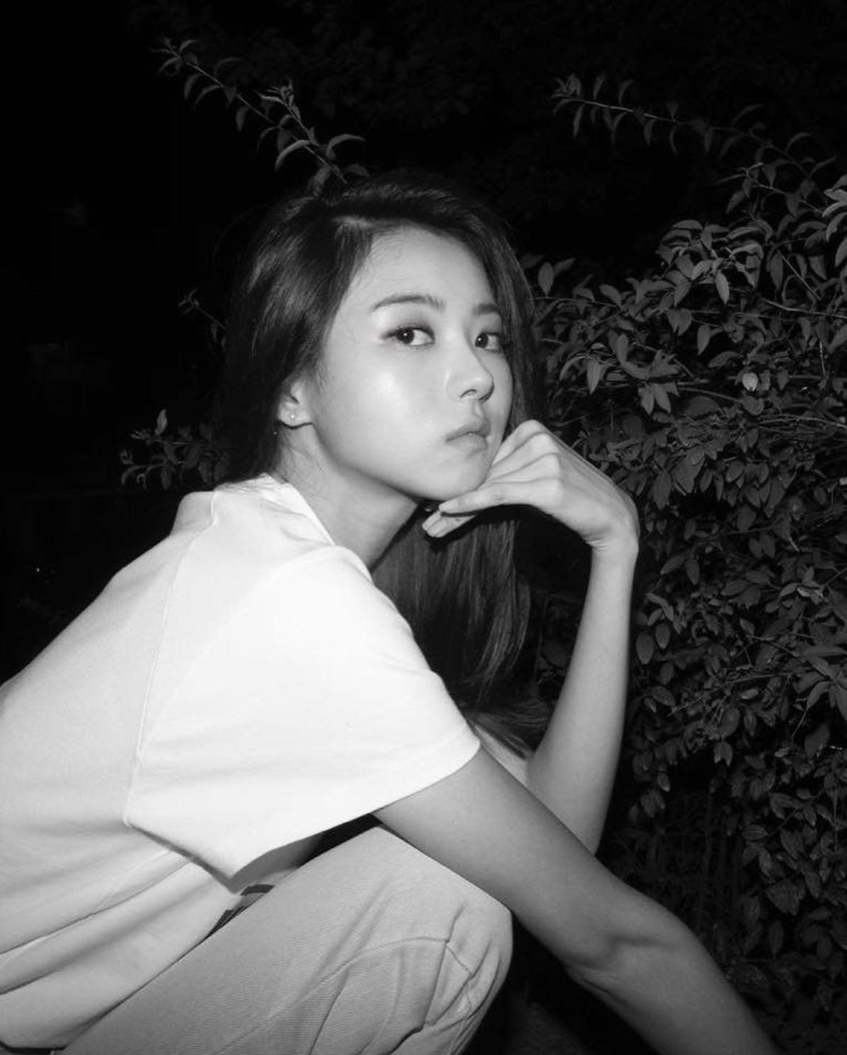 시크 매력이 줄줄 임나영😎🖤 이미지5