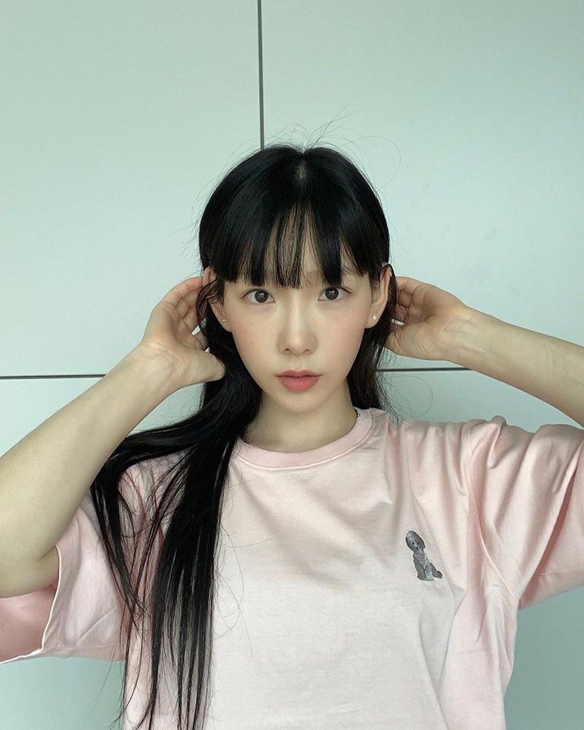인터넷 난리난 태연 앞머리🖤 이미지